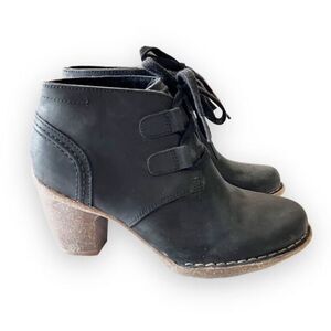 Clarks Unstructured Carleta Lyon Black Leather Ankle Boots Women’s Size 6.5 NWOB